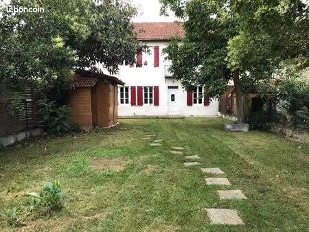 à louer maison mitoyenne vic en bigorre