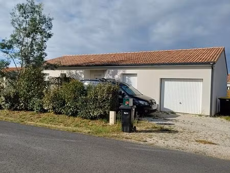 maison à louer à la force