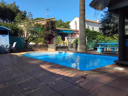vente maison 8 pièces 239m2 giens 83400 - 1195000 € - surface privée