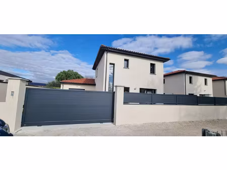 location maison 5 pièces 115 m² à ambérieux (69480)