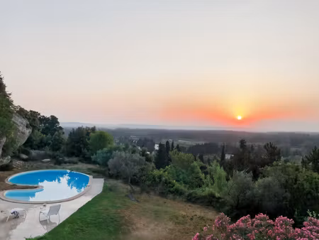 villa contemporaine suspendue face au mont ventoux  à 20 min
