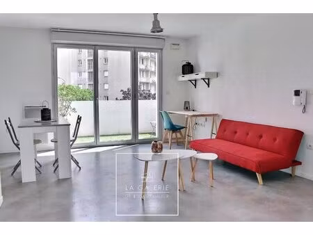 a louer - mermoz - t2 meublé avec parking et balcon