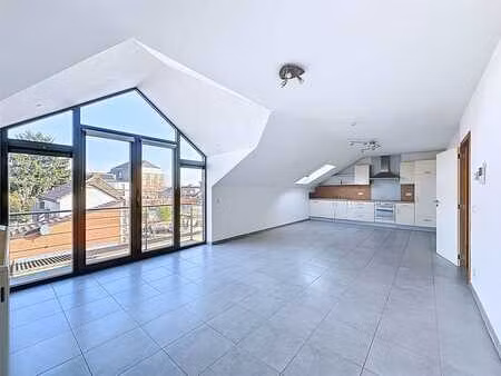 superbe appartement 2 chambres idéalement situé