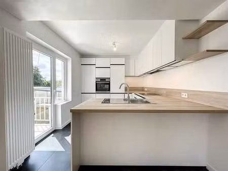 hoeilaart  lumineux appartement 2 ch avec balcon