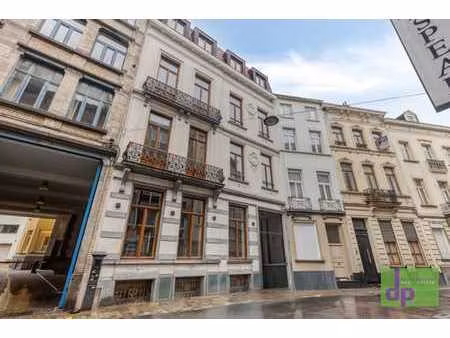 quartier stassart/ toison d'or : bureaux/ galerie de 240 m²