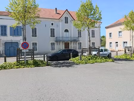 grande maison de caractère comprenant 7 chambres