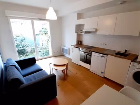 cote pavee t2 meubl2 avec terrasse.