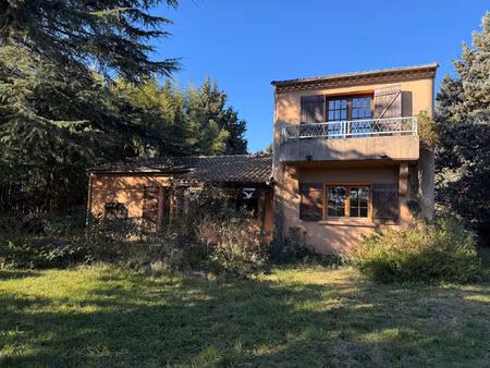 maison t6 de 135 m2 sur 1172 m2 de terrain
