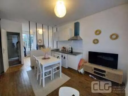 location appartement t1 à quimper (29000) : à louer t1 / 25m² quimper