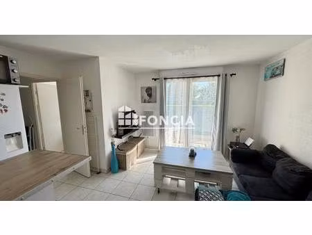 t2 avec terrasse et parking vendu loue pour investissement locatif