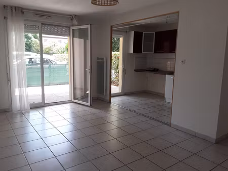 montauban appartement t2 en rdc avec terrasse dans une résid