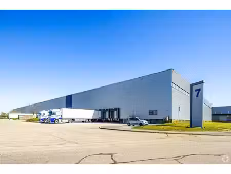location entrepôt 5793m²