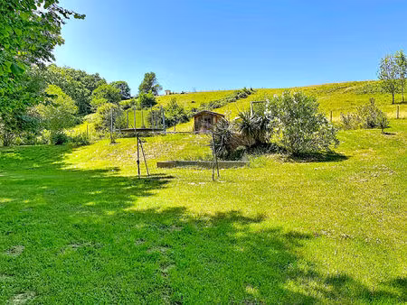 a vendre 10 mn varilhes ferme rénovee avec terrain et dépendances