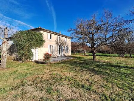 rare st caprais de bordeaux   15 km du pont mitterrand  au calme maison en pierre- 102m² -