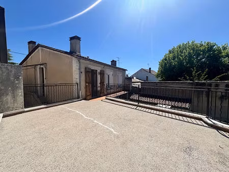 t3 avec terrasse et place de parking