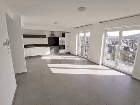 très bel appartement (2ch.) avec emplacement de parking !