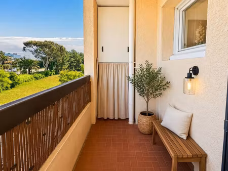 vente appartement 1 pièce 25 m² hyères (83400)