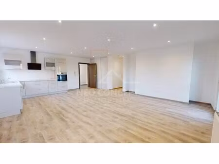roeschwoog: appartement 4 pièces d'environ 98 m2 avec véranda et parking
