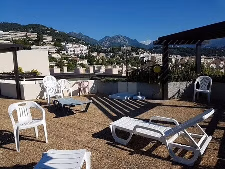 deux pièces avec spacieux balcon et vue mer