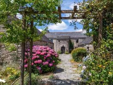 vente demeure d'exception à ploudiry (29800) : à vendre / 315m² ploudiry
