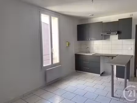appartement f2 à louer - 3 pièces - 51 m2 - montpon menesterol - 24 - aquitaine