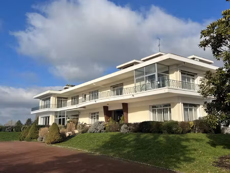 vente maison 17 pièces 950 m² parthenay (79200)