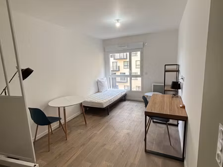 à louer studio meublé dans résidence étudiante
