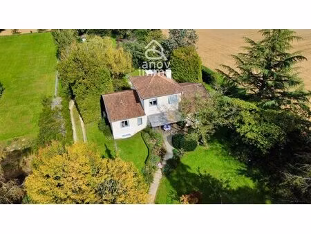 exclusivité - (marçay 86370) - maison 148 m2 - terrain clos et arboré 7 849 m2 - 4...