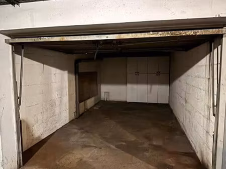 location parking 10 m² à villeurbanne (69100)  80 €