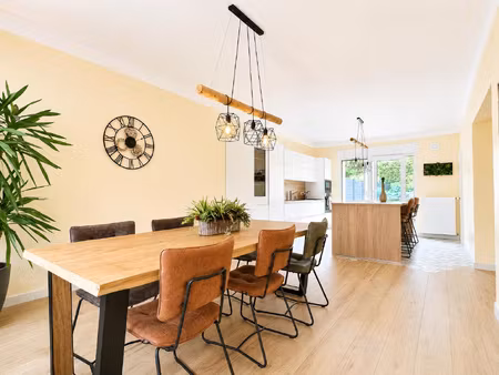 maison familiale mitoyenne - 151m2 - 7 ares 43 - 3 chambres