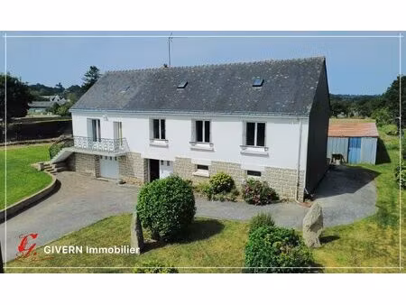 maison avec vie de plain-pied  sous-sol complet et combles amén