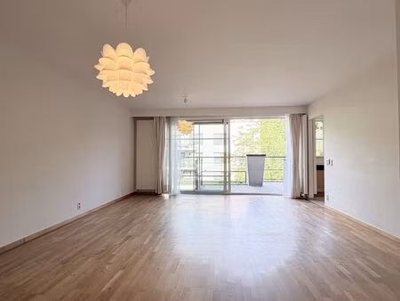 appartement à louer avec terrasse et 2 chambres   auderghem (vbe42898)