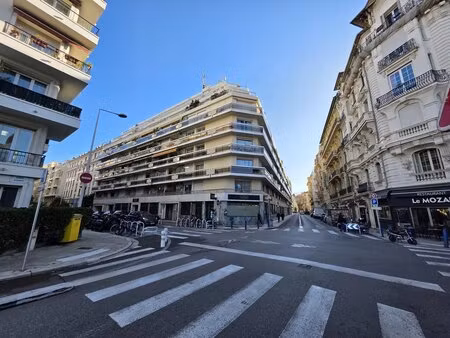 rare à la vente – garage fermé – nice carré d'or
