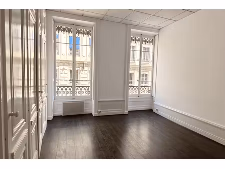 lyon presqu'ile local professionnel à vendre