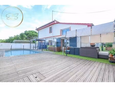 maison - 121m ²