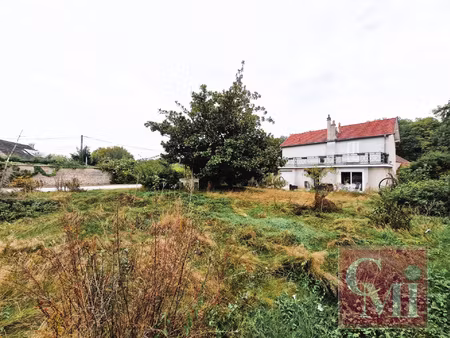 maison ancienne avec grand terrain !