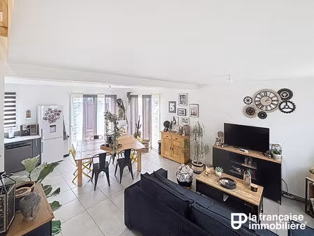 contemporaine située dans quartier calme beaussais sur mer.
