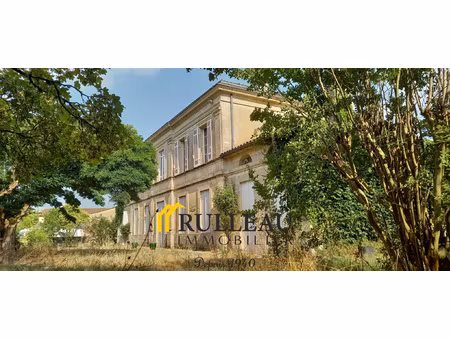 exclusivité belle maison girondine en pierre de plus de 30