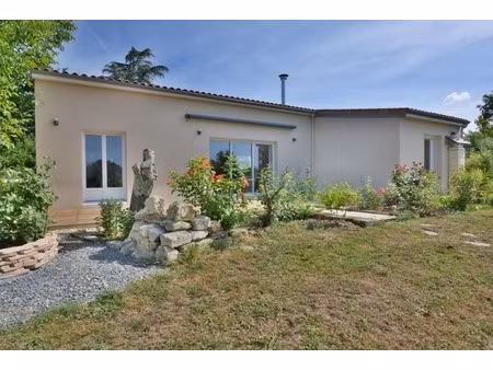 minzac (dordogne) maison plain pied 3 chambres + garage et jardin