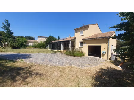 a vendre secteur quissac villa avec piscine