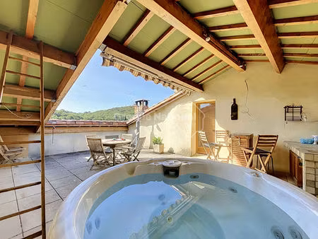 maison bourgeoise rochegude 9 pièces 2 terrasses  cour intérieure et jacuzzi
