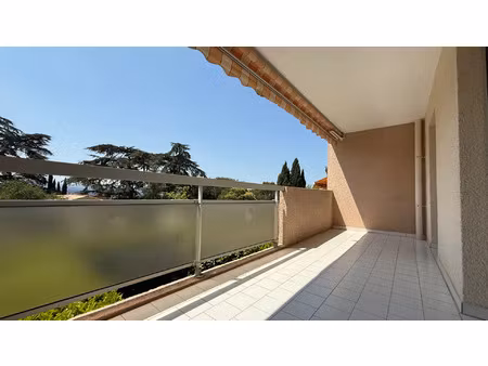 location appartement 3 pièces 72 m² à aix-en-provence (13100)