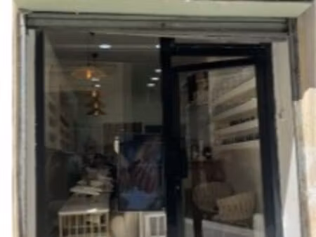 location commerce paris 75018 40m²