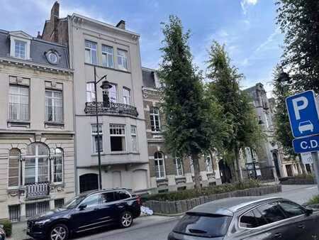 appartement à proximité du square montgomery.