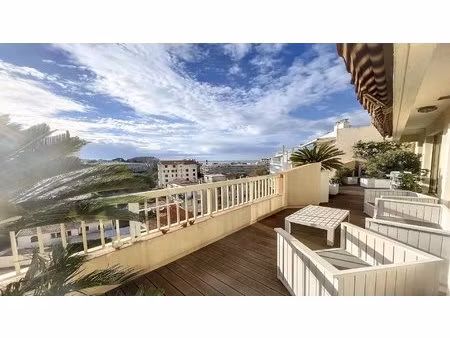 location vide 140 m2 juan les pins proche pinede vue mer .
