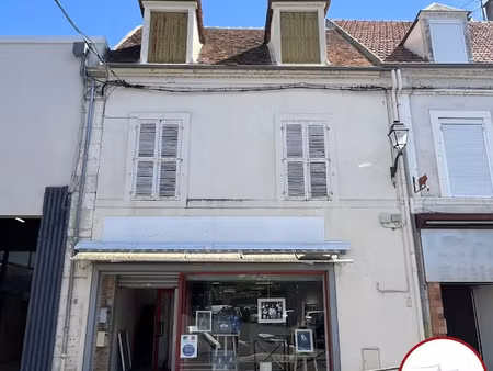 vente immeuble 5 pièces 180 m² à saint-amand-montrond (18200)  71 000 €