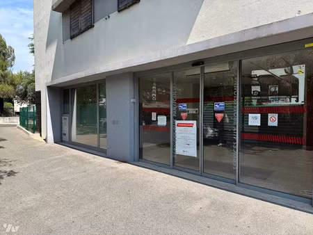 vente locaux professionnels à frejus (83600)  640 000 €