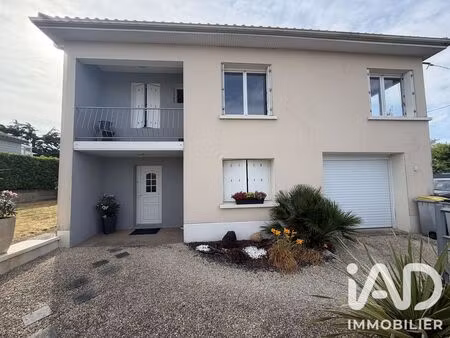maison à parthenay (79200)