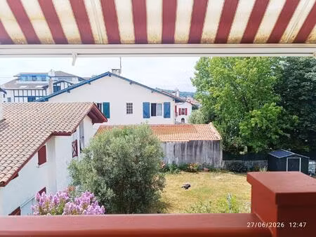 appartement t2 a 2 minutes à pieds de là plage dé socoa zvec place dé parking et cave