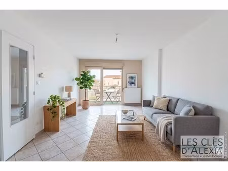 appartement t3 avec cave  garage et balcon lumineux